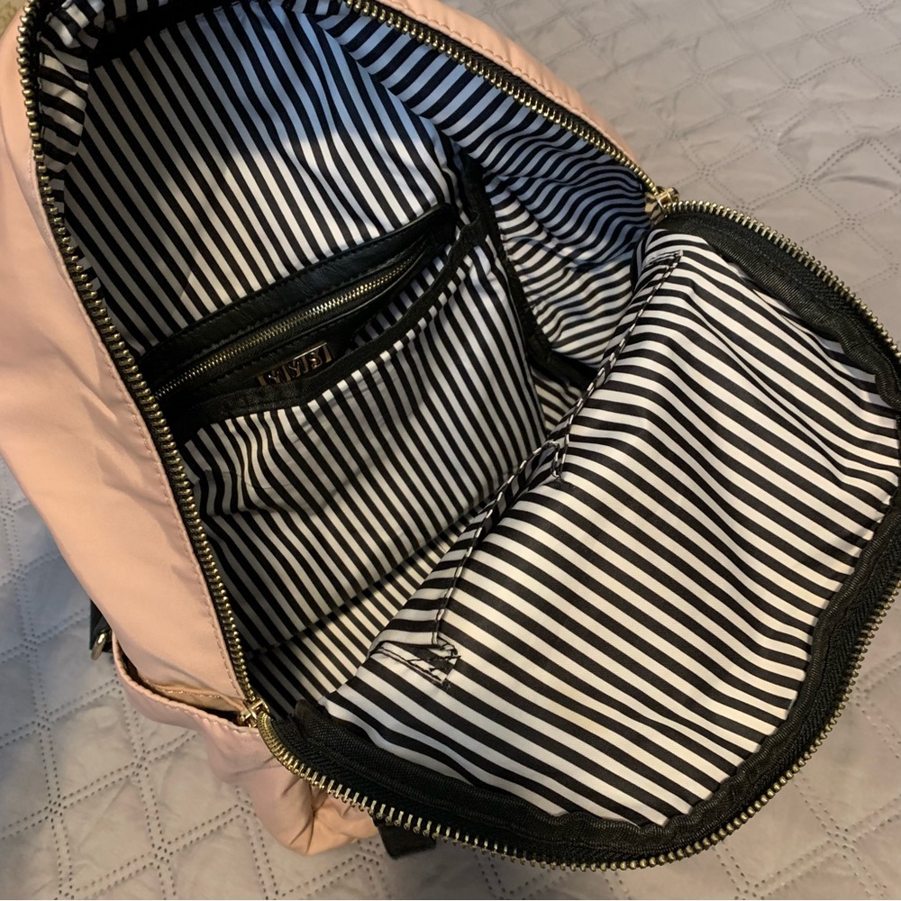 Pink backpack - Picture 3 of 4